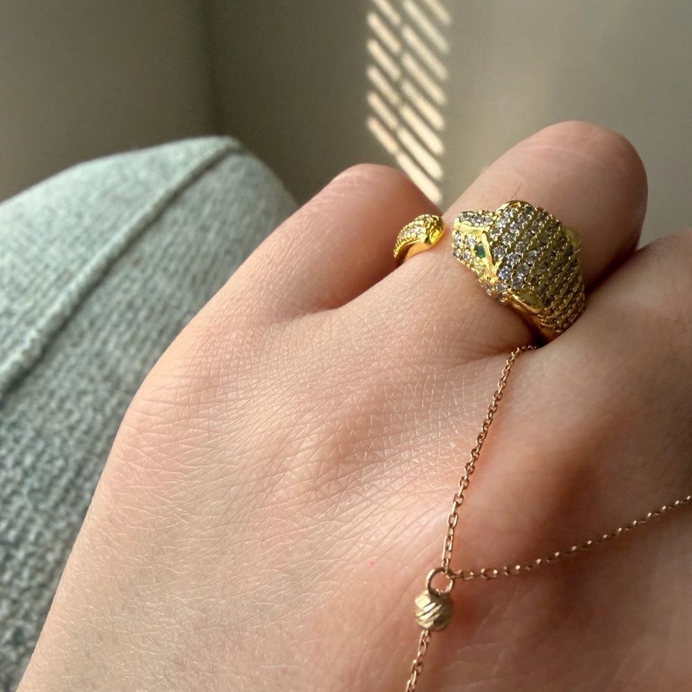 Panthere Gold Ring - Picture 3 of 7